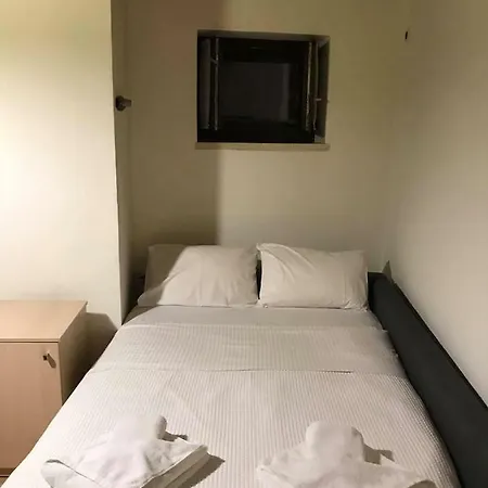 Lithinon Cozy Studios Apartment